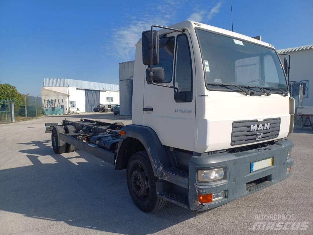 MAN 15.225 Fülkés alváz