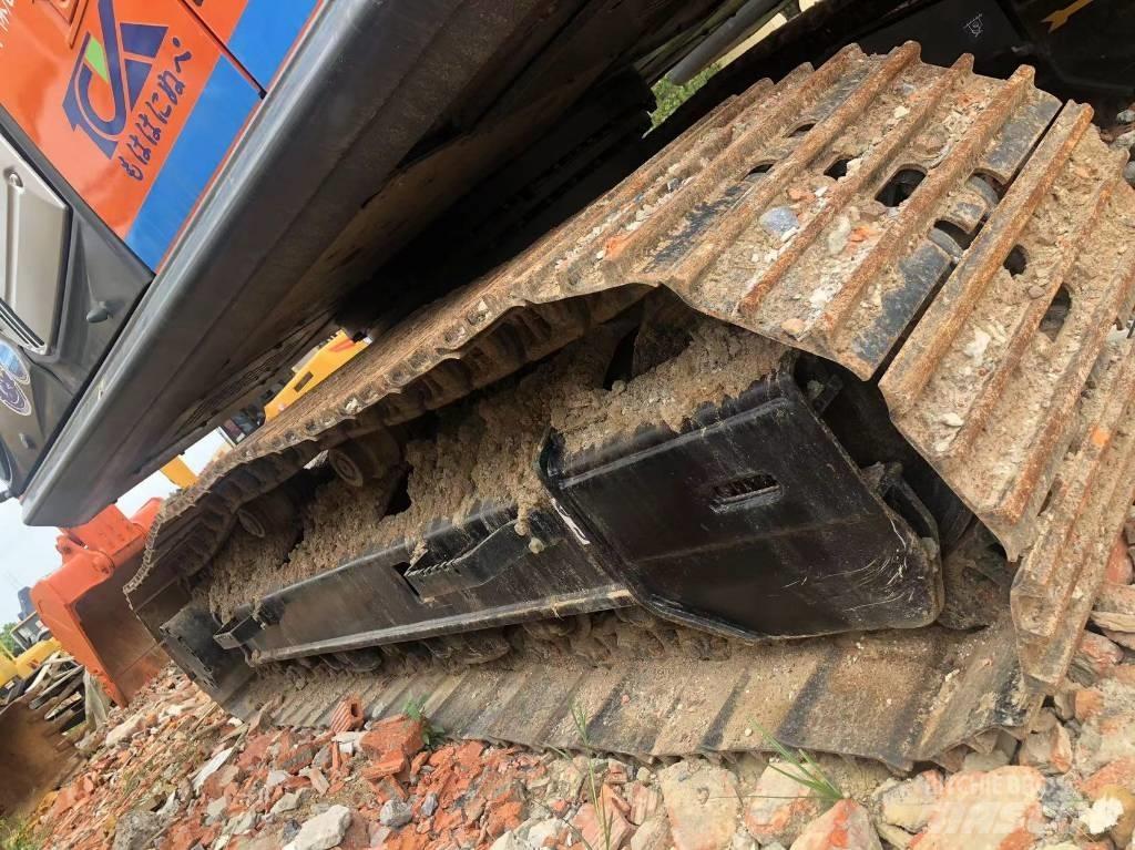 Hitachi ZX 210 Lánctalpas kotrók