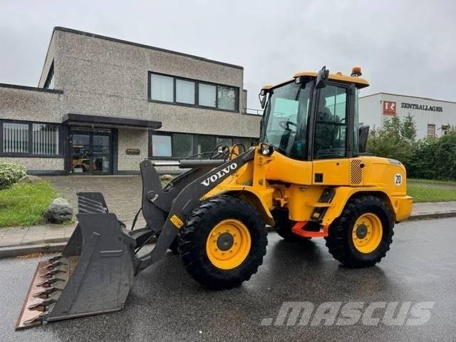 Volvo L 30 G Gumikerekes homlokrakodók