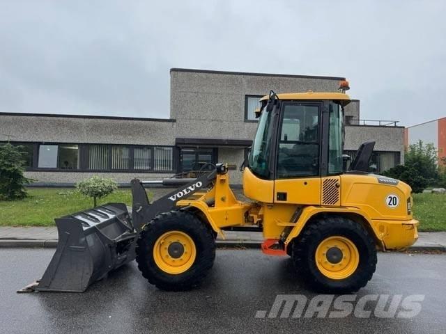Volvo L 30 G Gumikerekes homlokrakodók