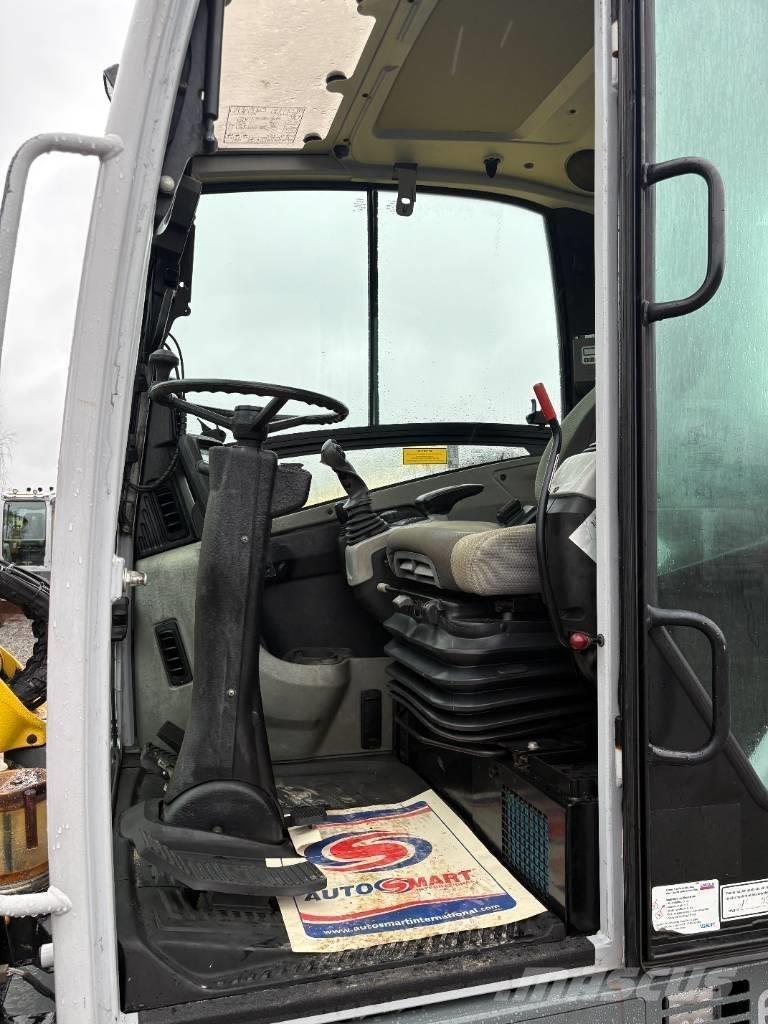 Wacker Neuson EW65 Gumikerekes kotrók