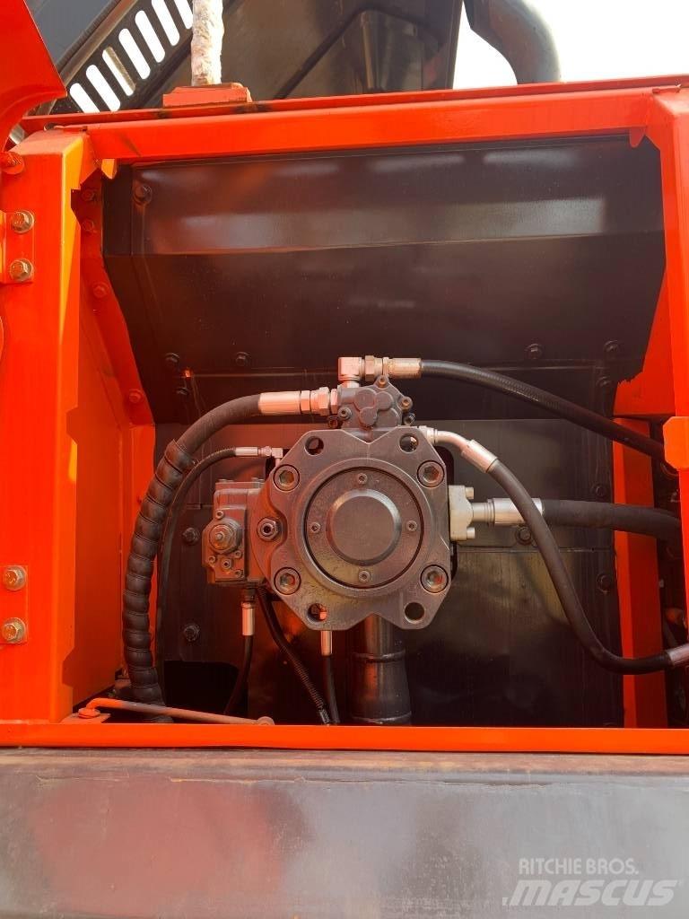 Doosan DX 300 LCA Lánctalpas kotrók