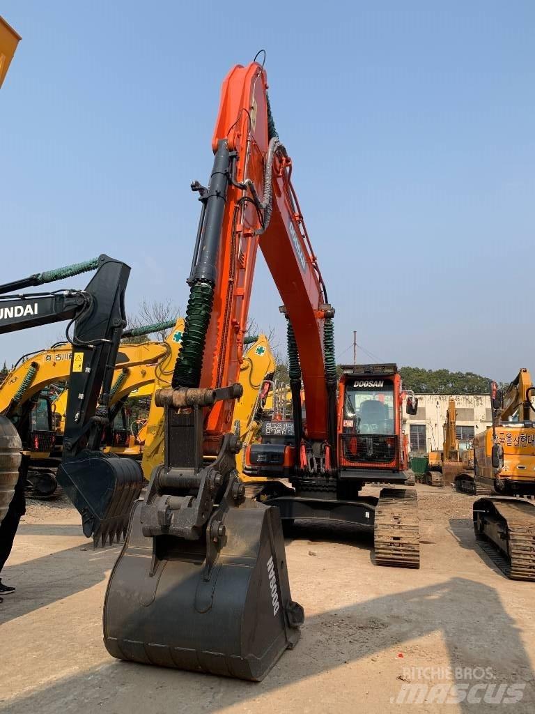 Doosan DX 300 LCA Lánctalpas kotrók