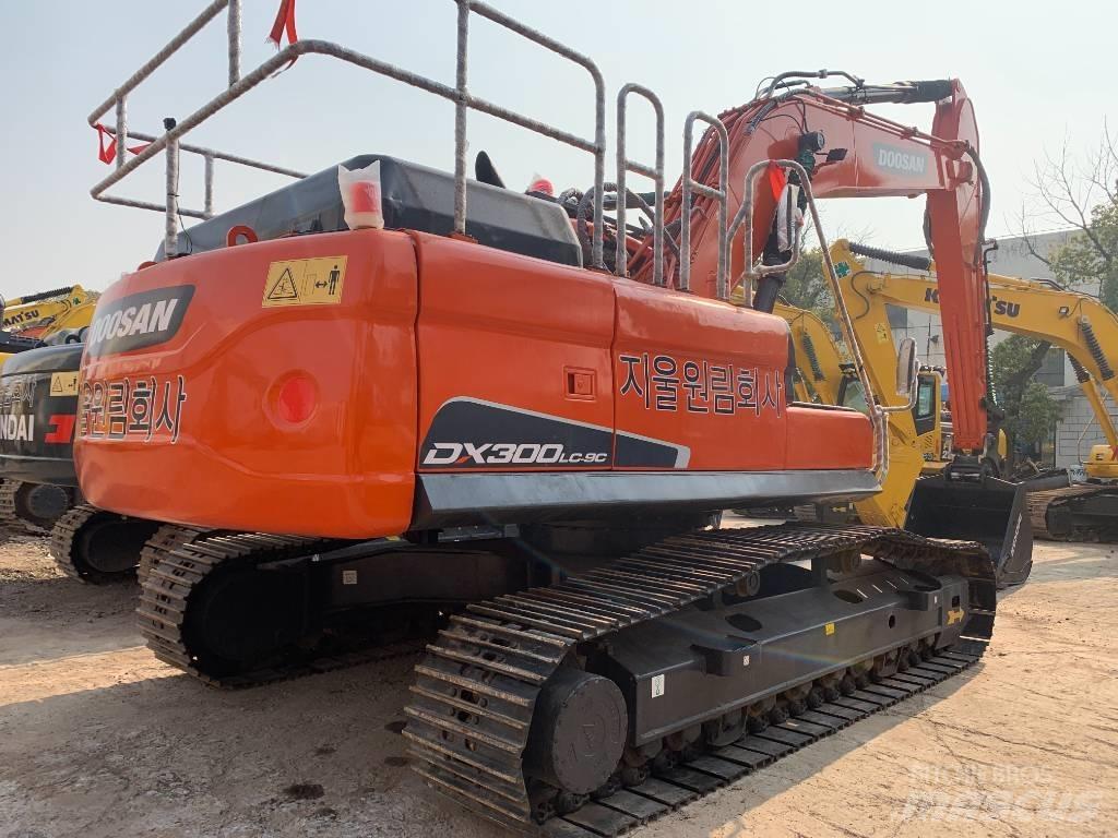 Doosan DX 300 LCA Lánctalpas kotrók