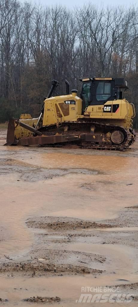 CAT D7E lánctalpas dózerek