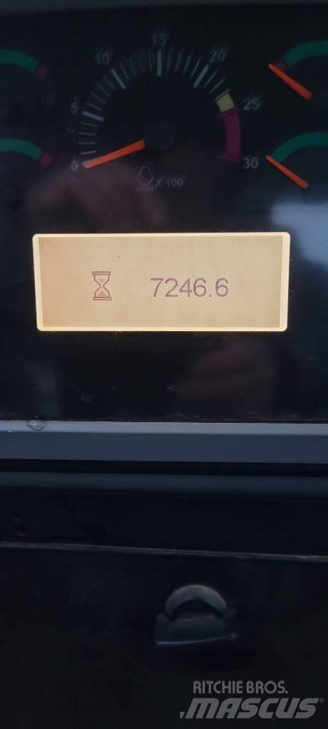 CAT D7E lánctalpas dózerek