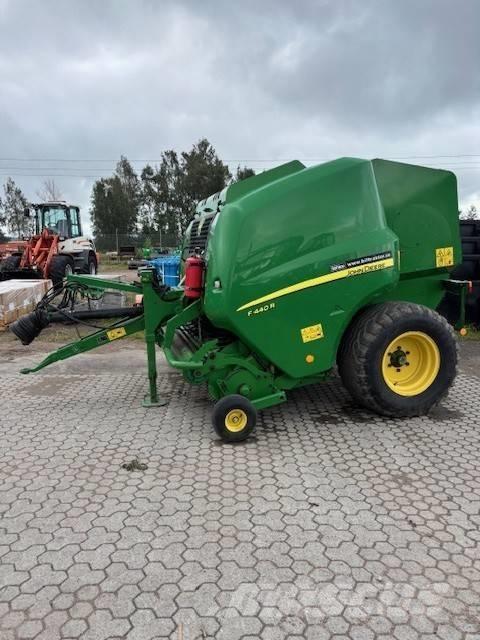 John Deere F 440 R Körbálázók