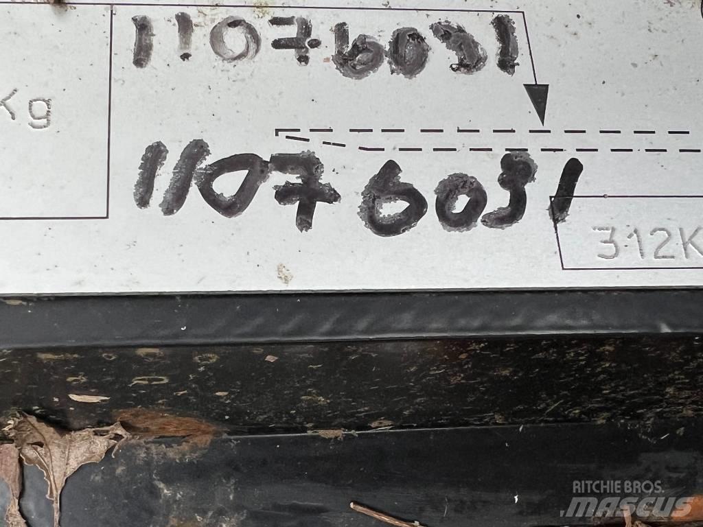 JCB QFIT HEADSTOCK Egyéb rakodók - kotrók és tartozékok