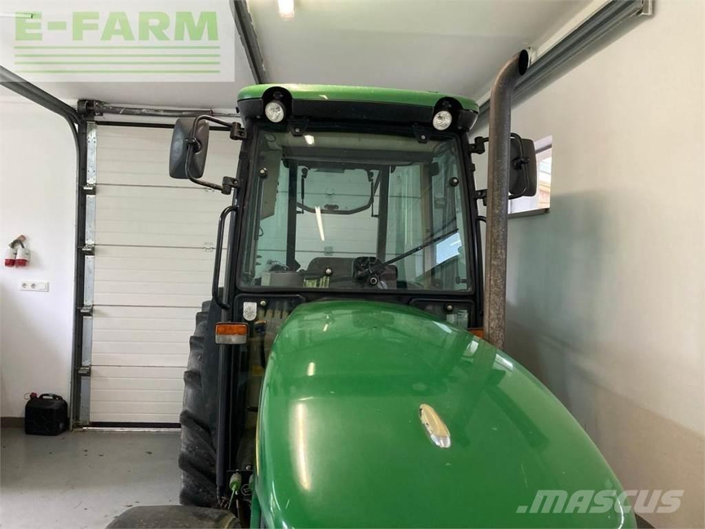 John Deere 5515F Traktorok