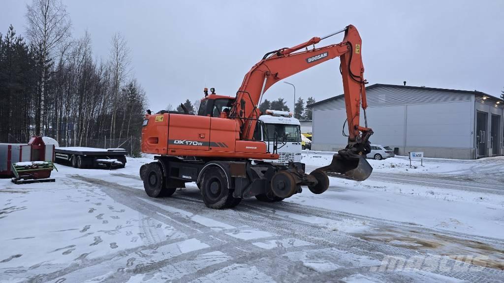 Doosan DX 170 W Gumikerekes kotrók