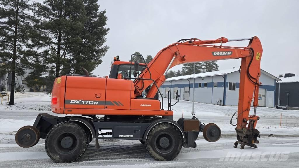 Doosan DX 170 W Gumikerekes kotrók
