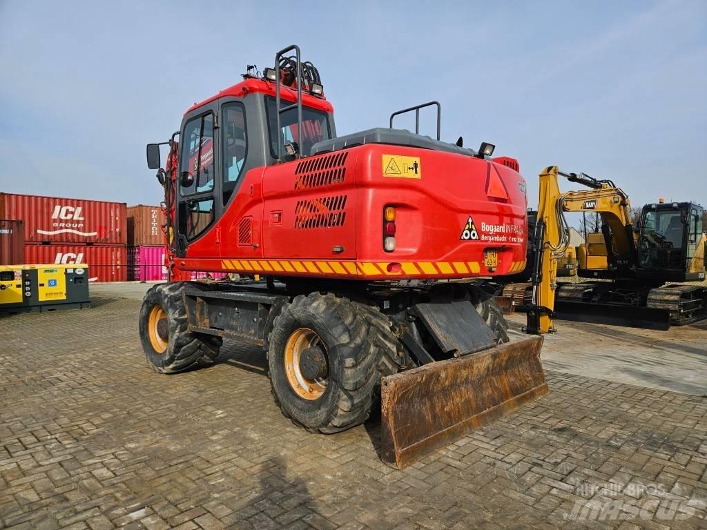 Doosan DX 140 W-3 Gumikerekes kotrók