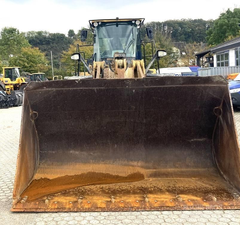 CAT 972 M Gumikerekes homlokrakodók