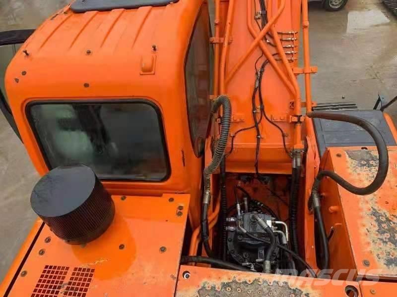 Doosan DX300LC Lánctalpas kotrók