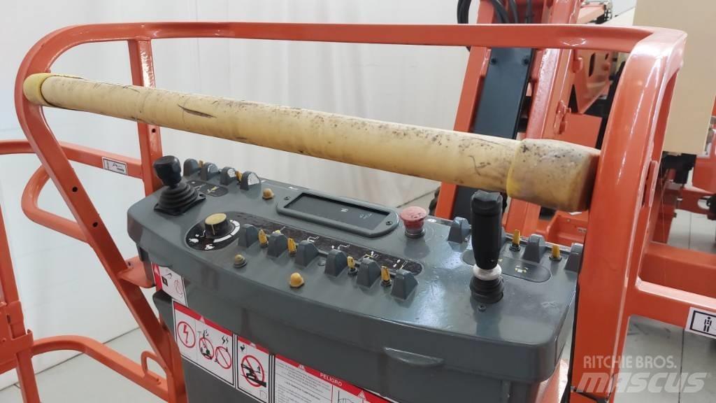 JLG 450 AJ Karos emelők