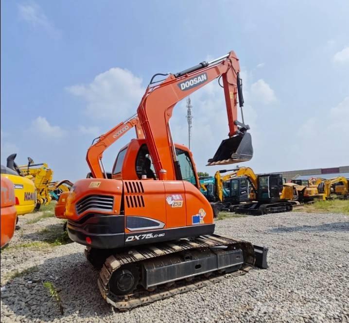 Doosan DX75-9C Közepes (midi) kotrók 7 t - 12 t