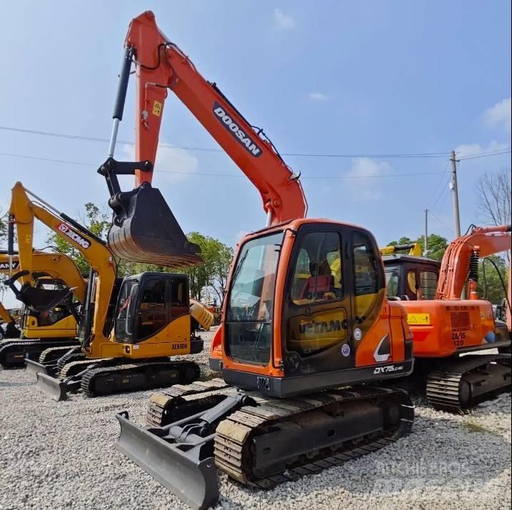 Doosan DX75-9C Közepes (midi) kotrók 7 t - 12 t