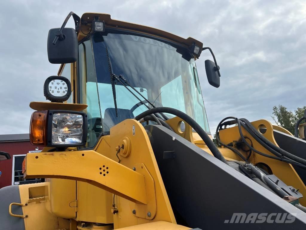 Volvo L 120 E Gumikerekes homlokrakodók