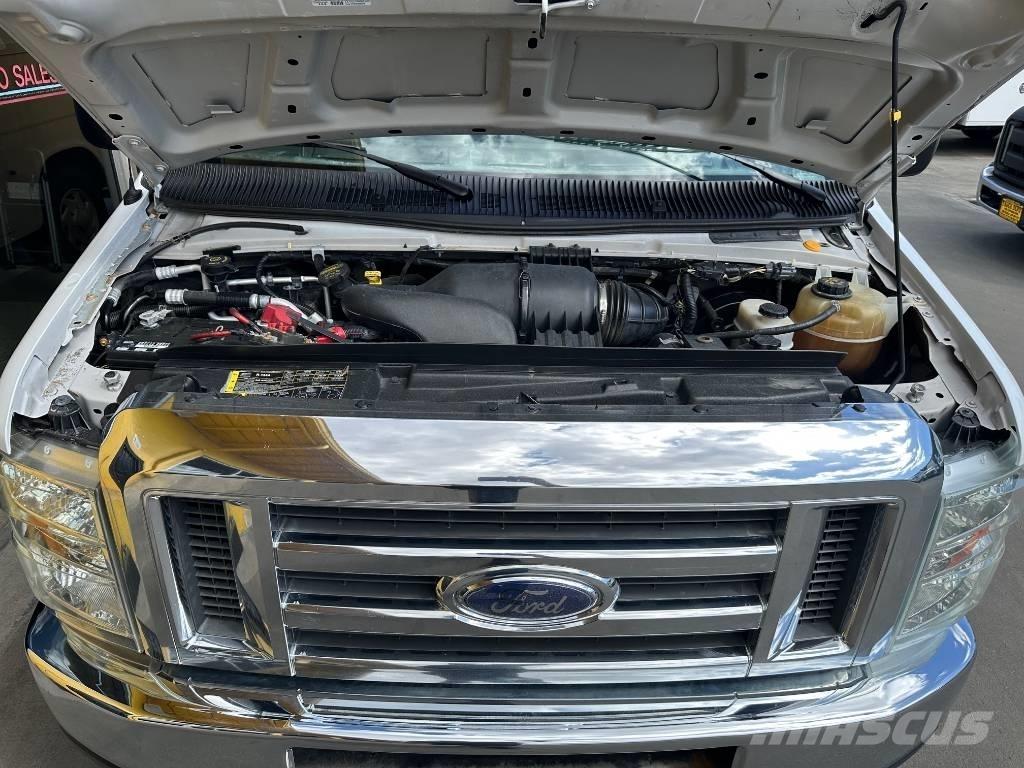 Ford E 350 Kis teherszállító/Platós kocsi