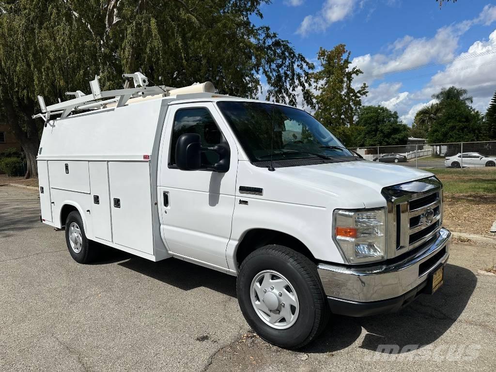 Ford E 350 Kis teherszállító/Platós kocsi