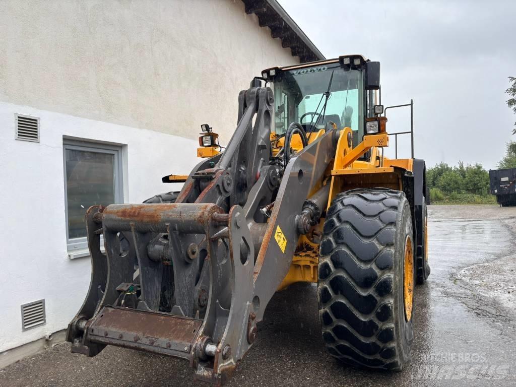 Volvo Radlader L180F Gumikerekes homlokrakodók