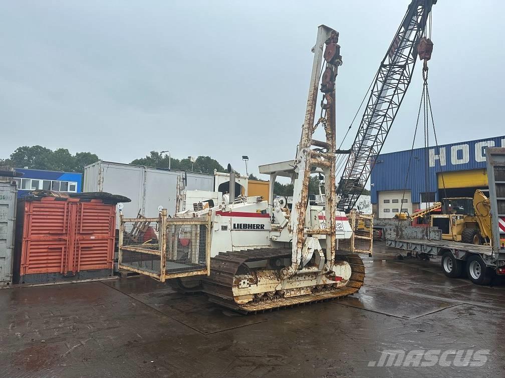 Liebherr RL 22 B Csőfektető dózerek