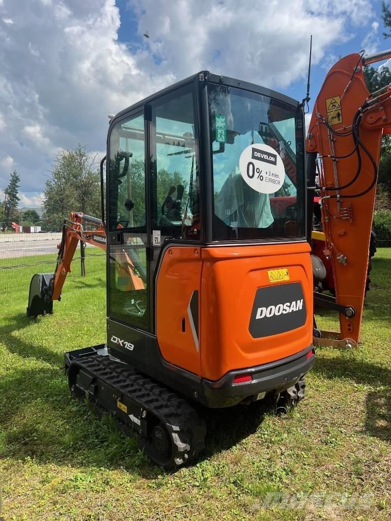Doosan DX 19 Lánctalpas kotrók