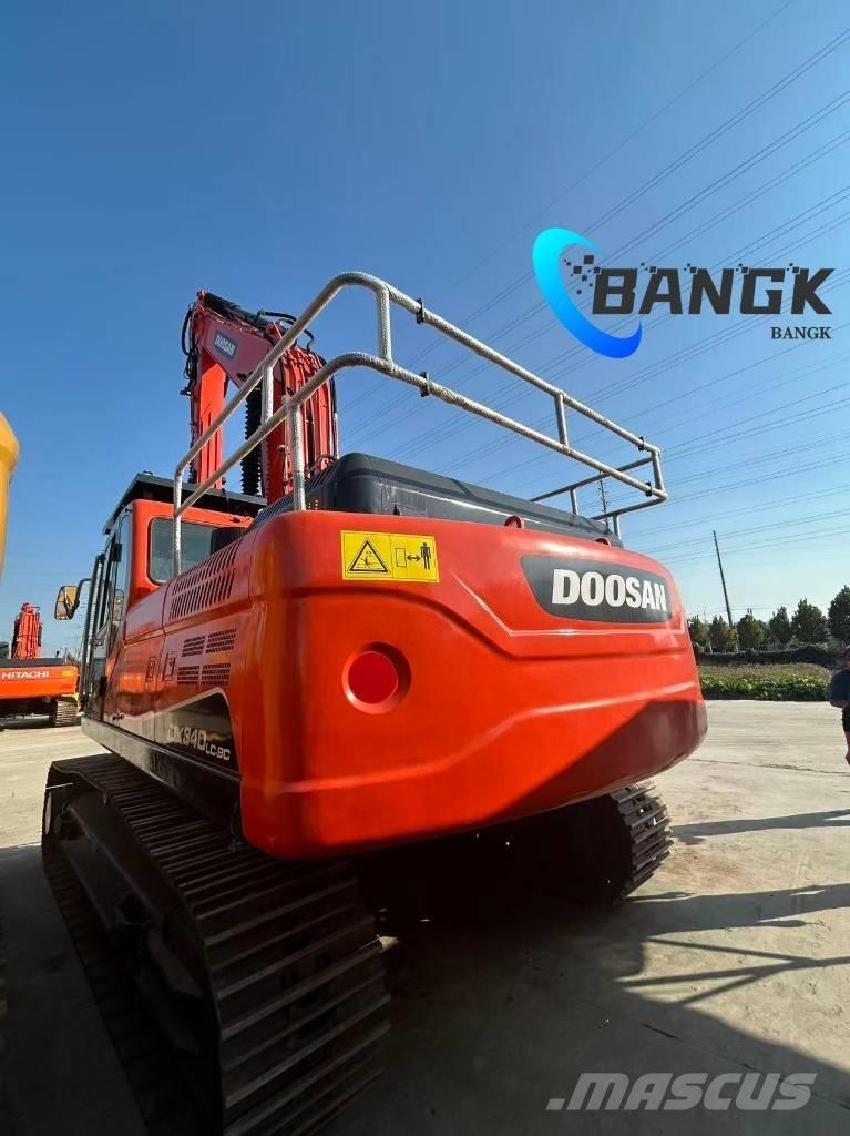 Doosan 340 Lánctalpas kotrók
