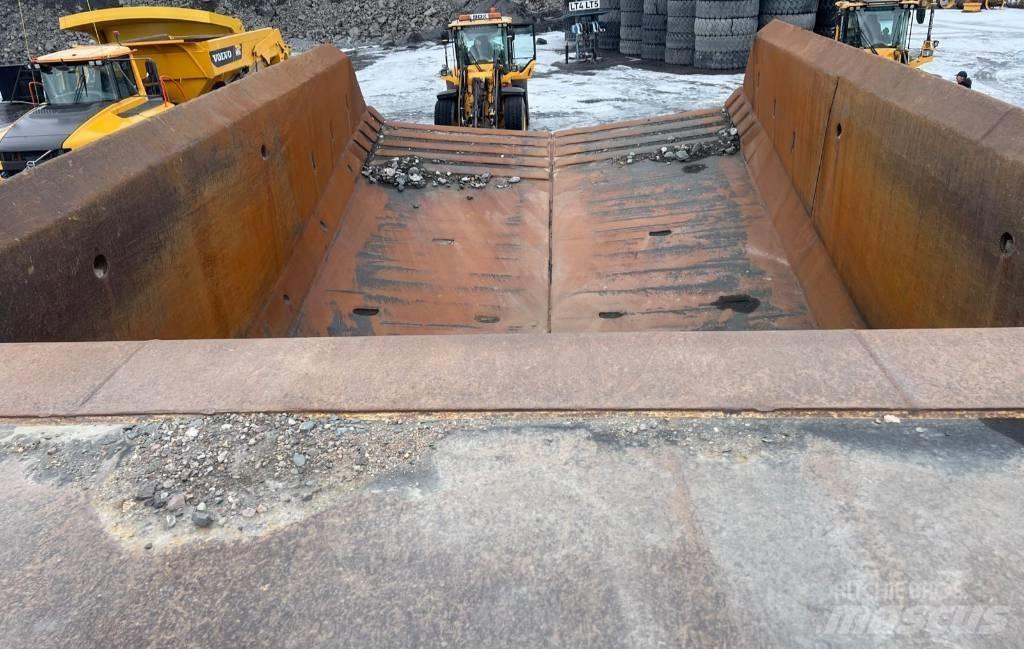 Komatsu 605-7 Nehézdömper