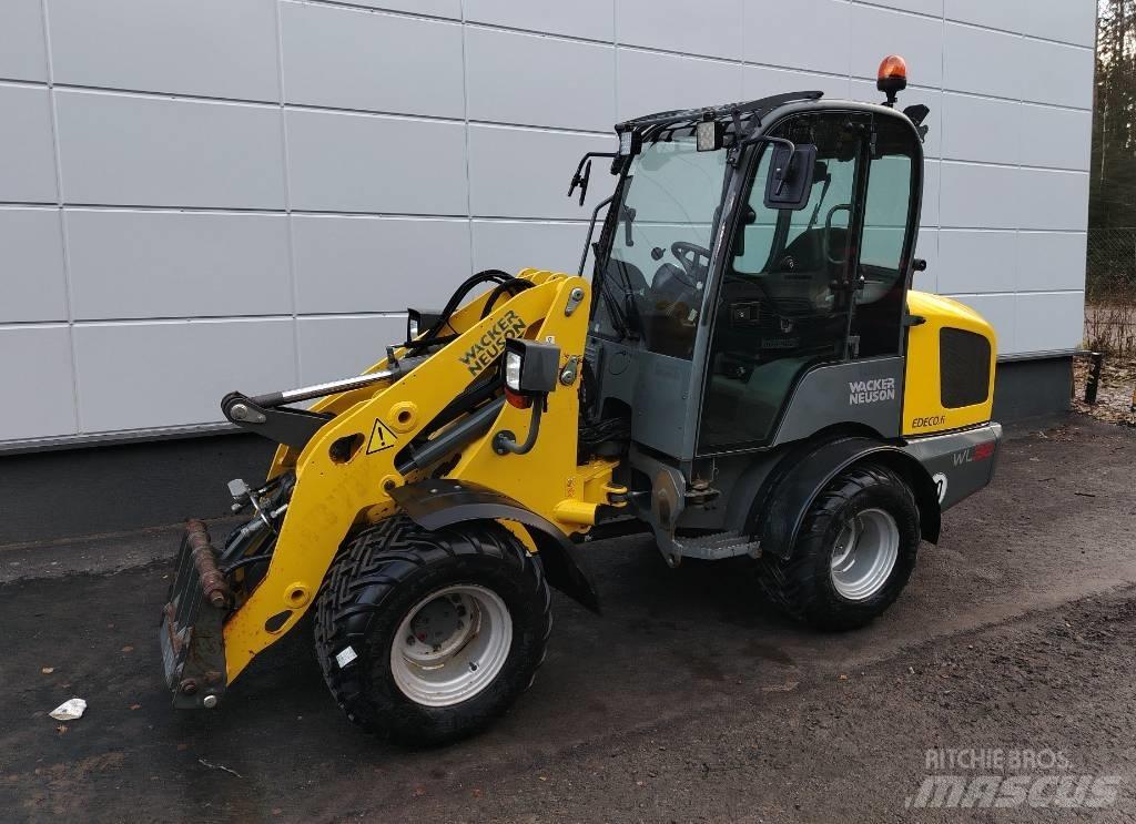 Wacker Neuson WL 32 Gumikerekes homlokrakodók