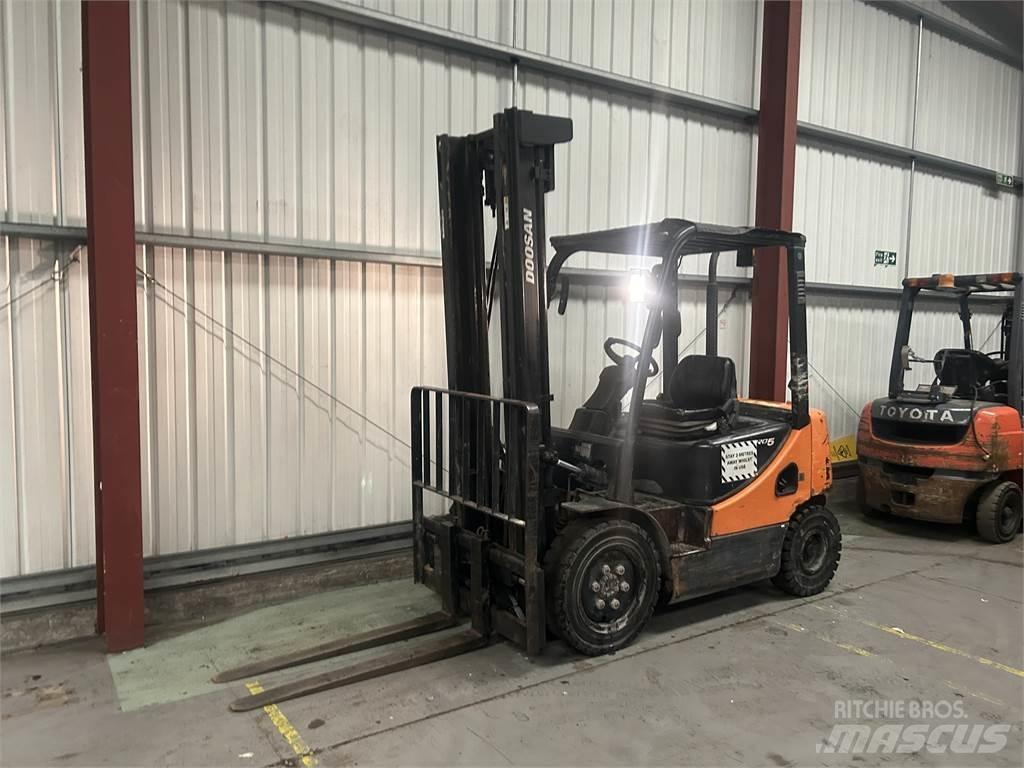 Doosan D25S-5 Dízel targoncák