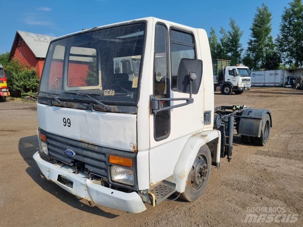 Ford CARGO 0713 Egyéb