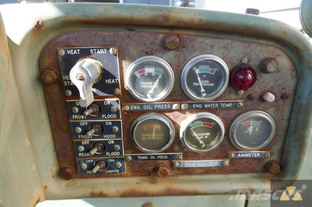 CAT D7F Ex-army lánctalpas dózerek