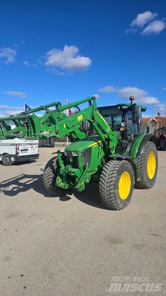 John Deere 5125R Traktorok