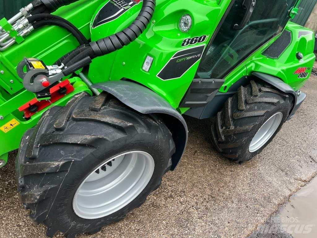 Avant 860 i Gumikerekes homlokrakodók