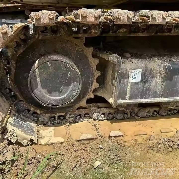 Komatsu PC70 Lánctalpas kotrók