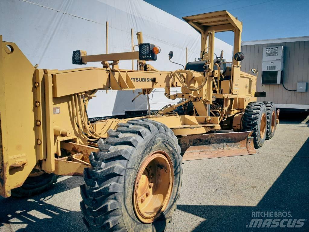 Mitsubishi MG400 Gréderek