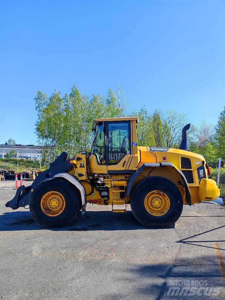 Volvo L 90 G Gumikerekes homlokrakodók