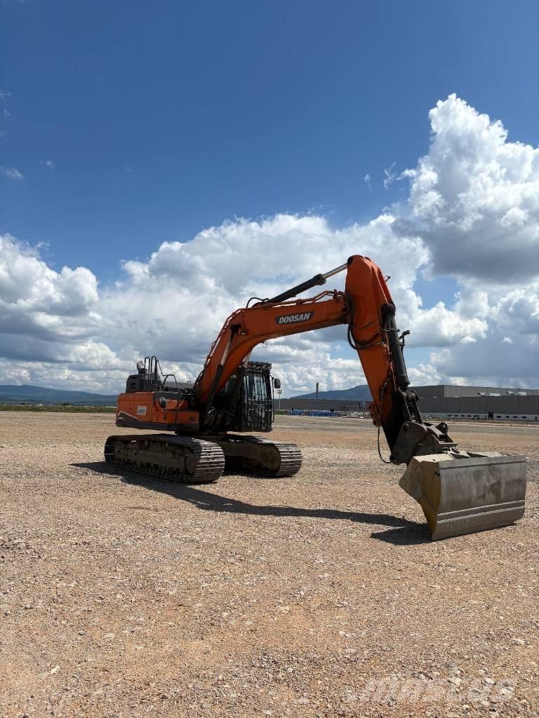 Doosan DX 300 LC-5 Lánctalpas kotrók