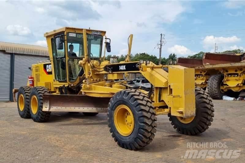 CAT  140K Gréderek