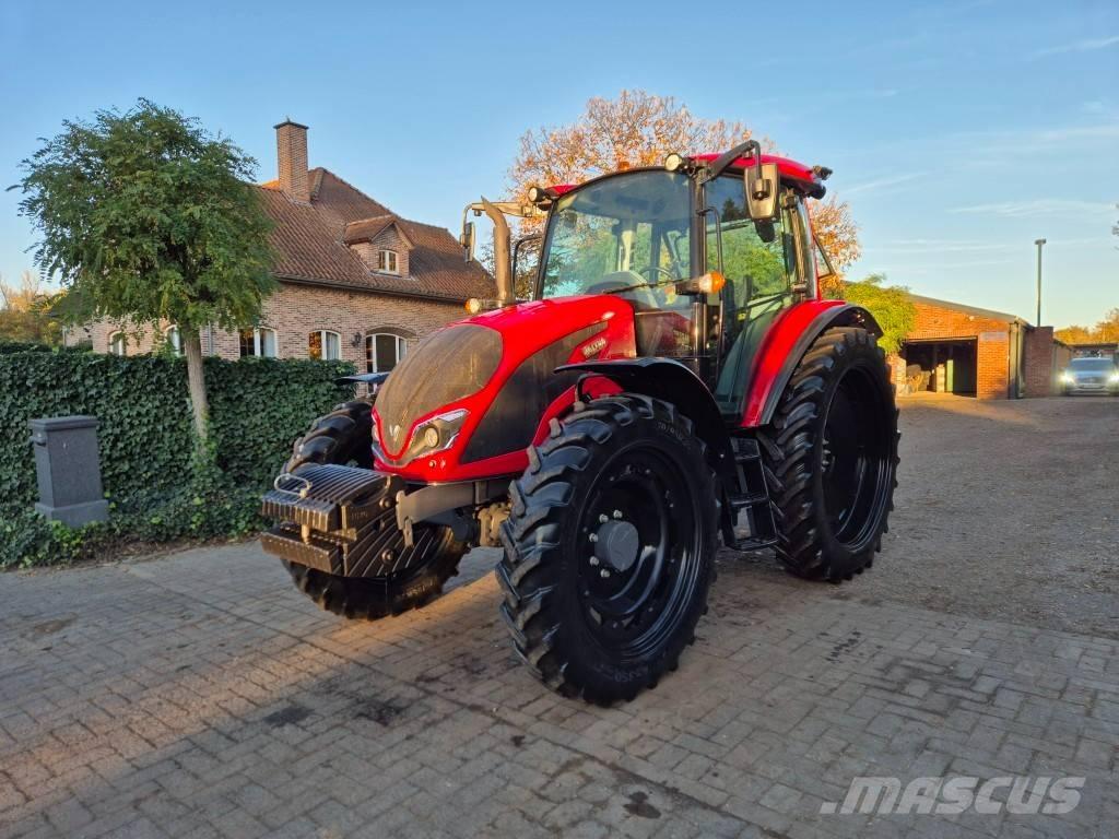 Valtra A105 HiTech Traktorok