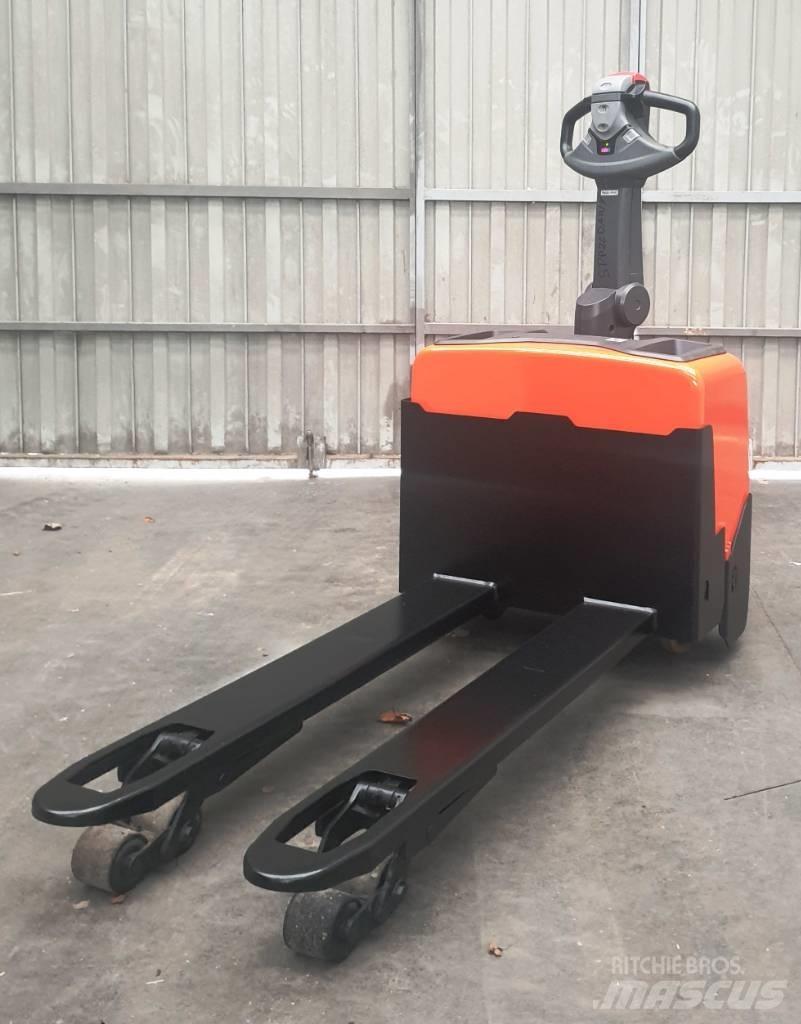 BT LWE 130 Minimover Alacsony emelőkocsi