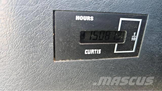 Hyundai Robex 300 LC Lánctalpas kotrók