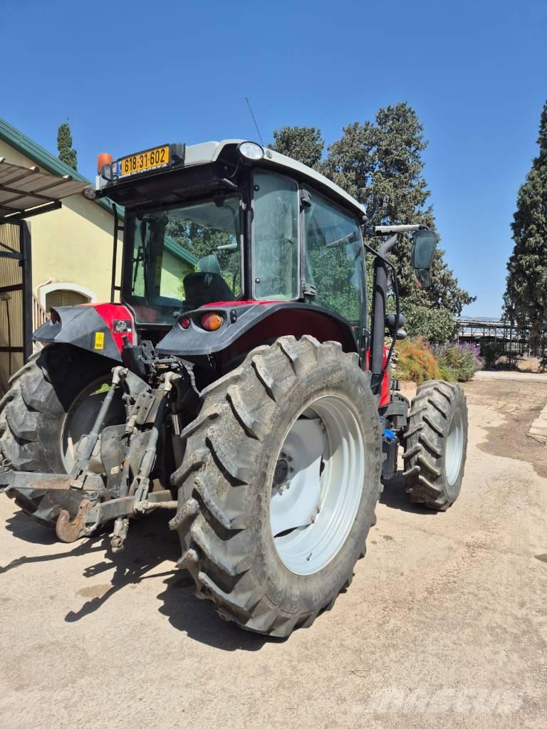 Massey Ferguson 5713 Traktorok