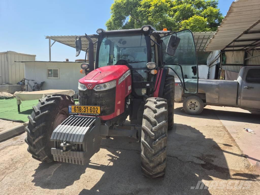 Massey Ferguson 5713 Traktorok