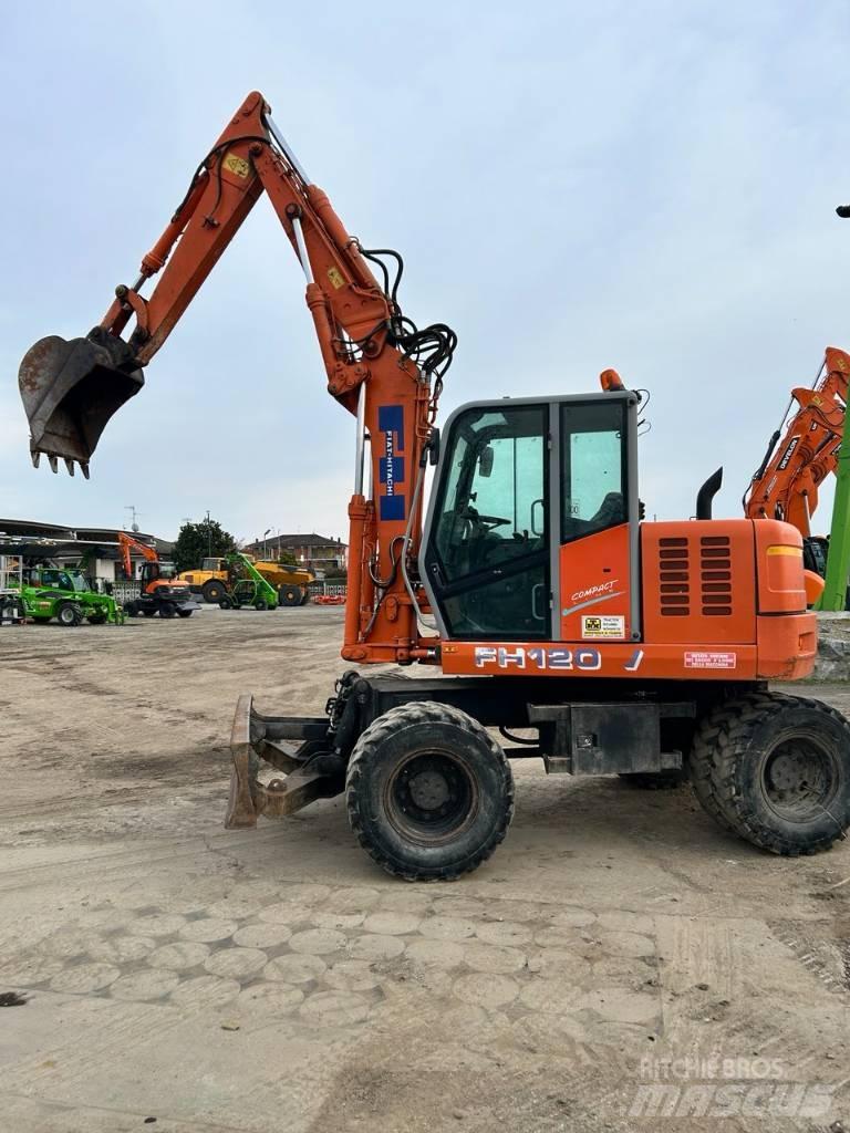 Fiat-Hitachi fh 120 Gumikerekes kotrók
