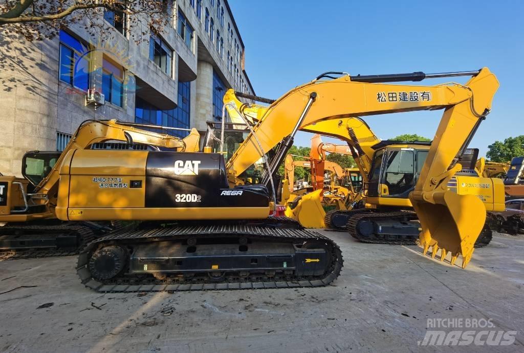CAT 320D2 Lánctalpas kotrók