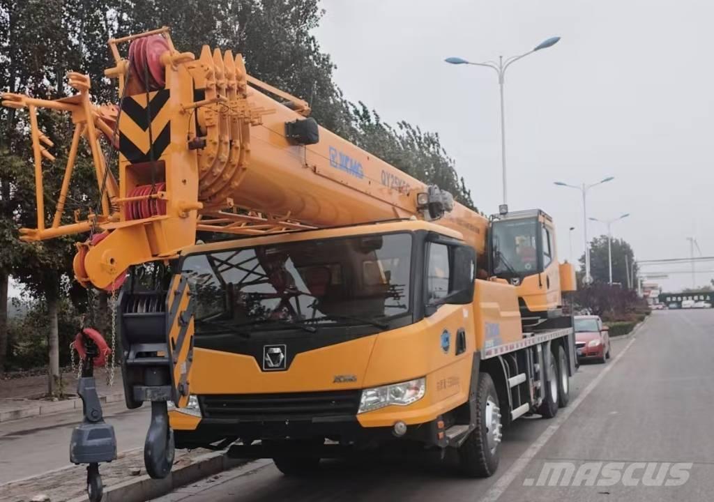 XCMG QY25K5C Terepdaruk