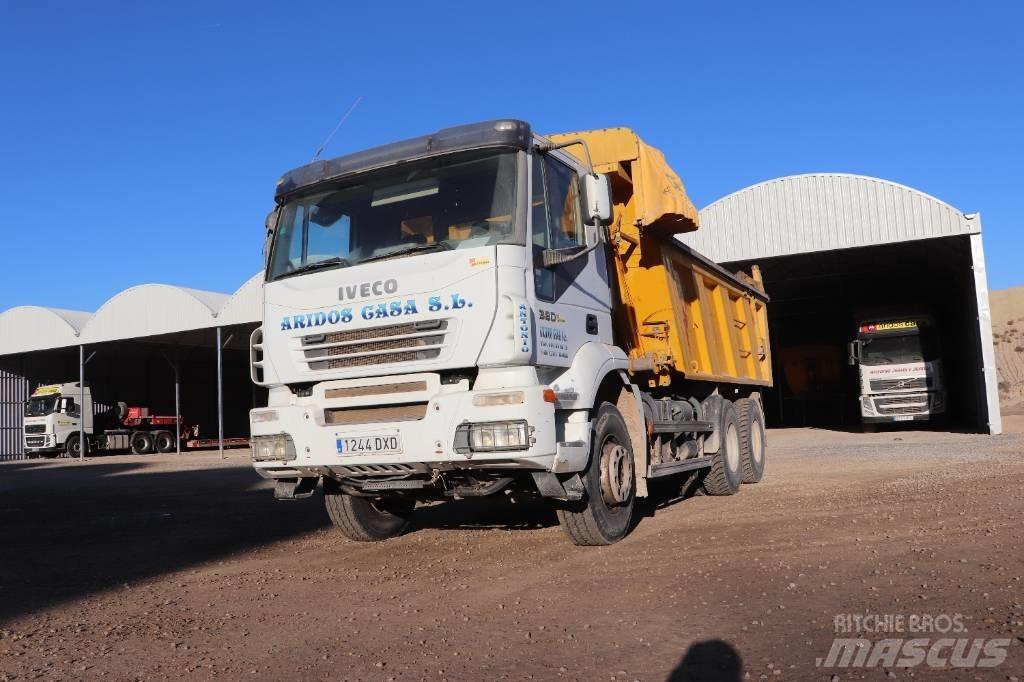 Iveco Trakker 380 Billenő teherautók