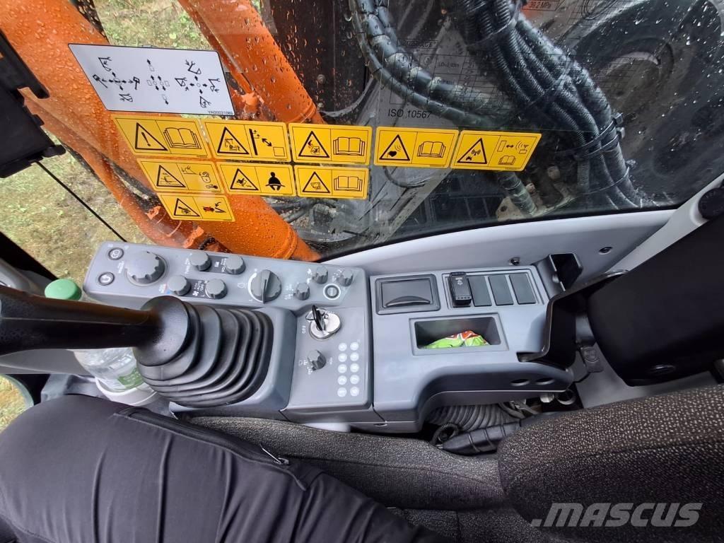 Hitachi ZX 225 US LC Lánctalpas kotrók